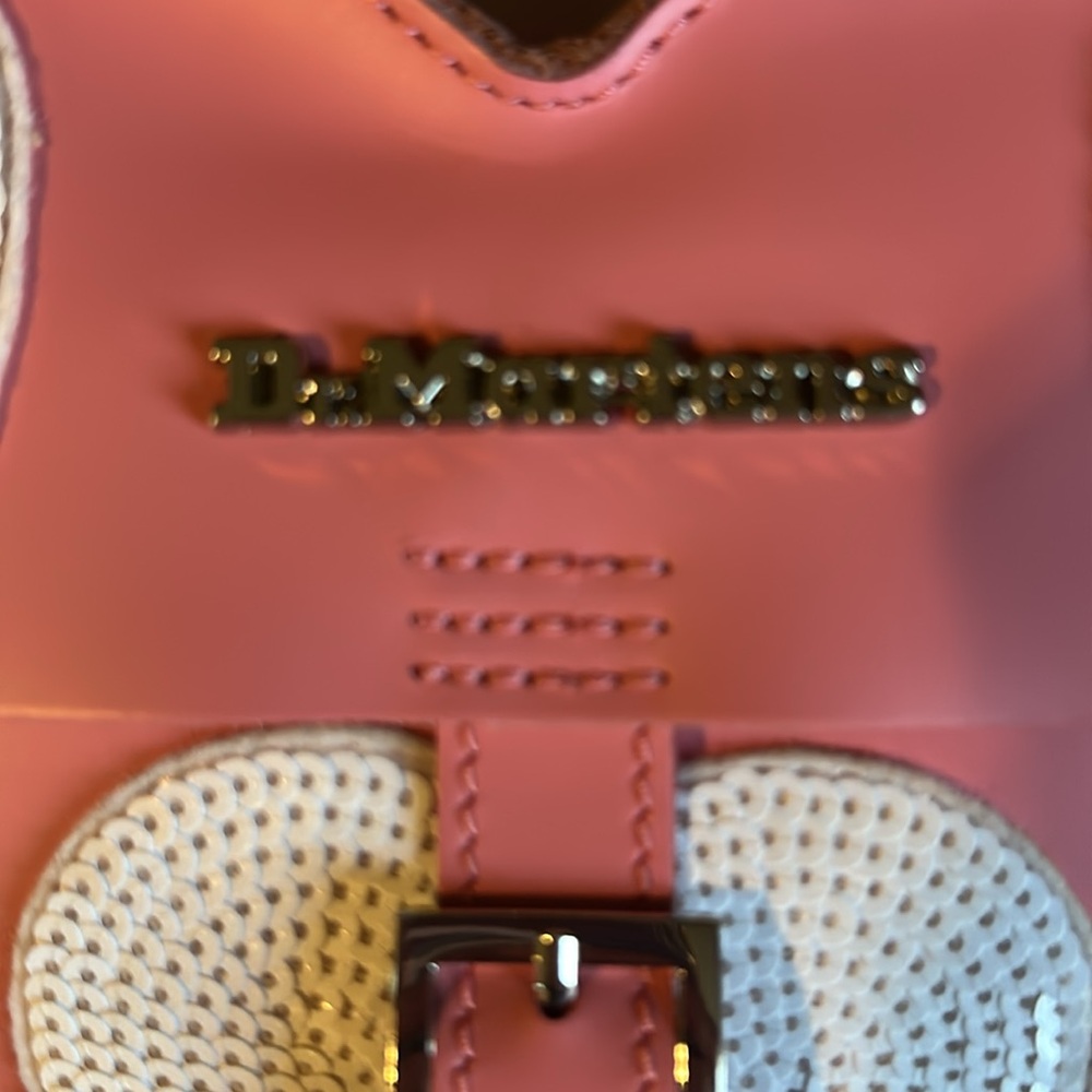 Dr Martens Pink Heart-Shaped Women's Bag - Picture 2 of 16